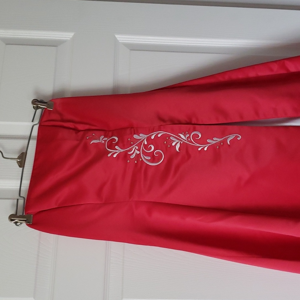 Strapless formal
